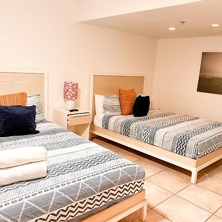 Castle Pavillon 8 Beachfront - Private Beach Access Loft With 2-Story, Pool, Tennis, Free Parking Access Miami Beach Buitenkant foto