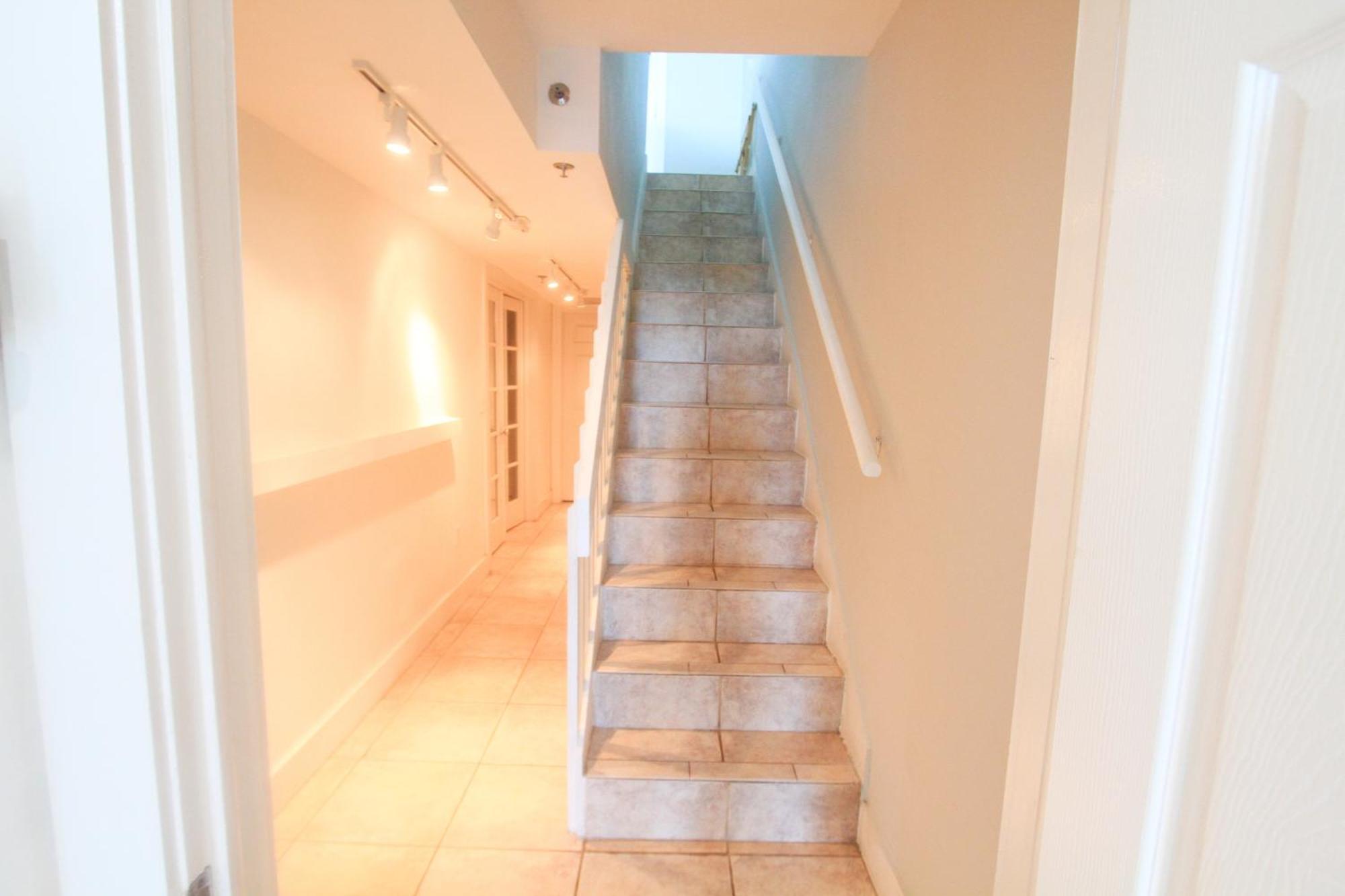 Castle Pavillon 8 Beachfront - Private Beach Access Loft With 2-Story, Pool, Tennis, Free Parking Access Miami Beach Buitenkant foto