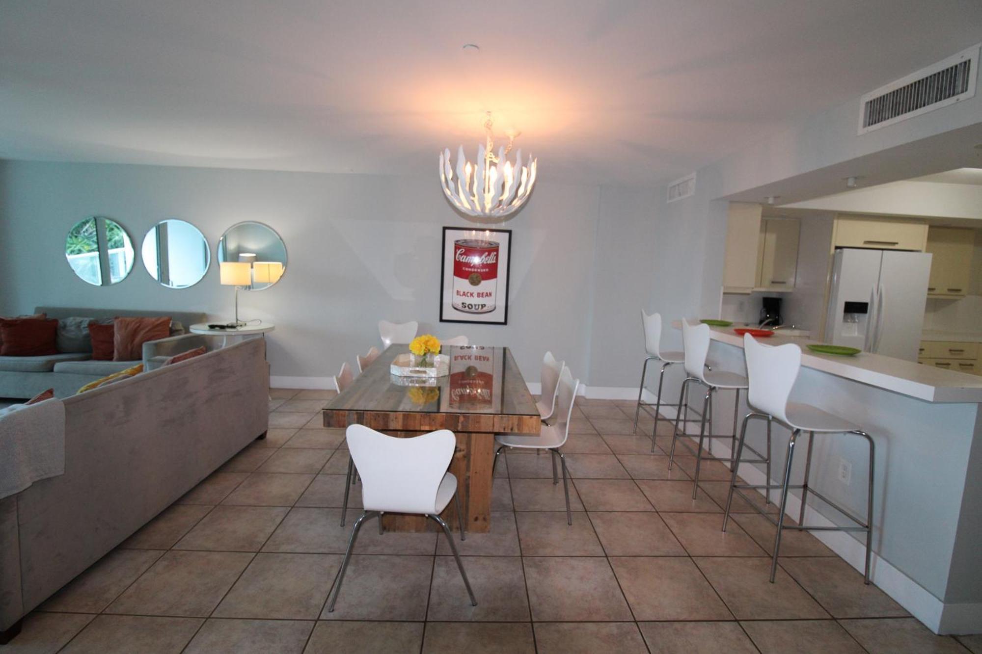 Castle Pavillon 8 Beachfront - Private Beach Access Loft With 2-Story, Pool, Tennis, Free Parking Access Miami Beach Buitenkant foto