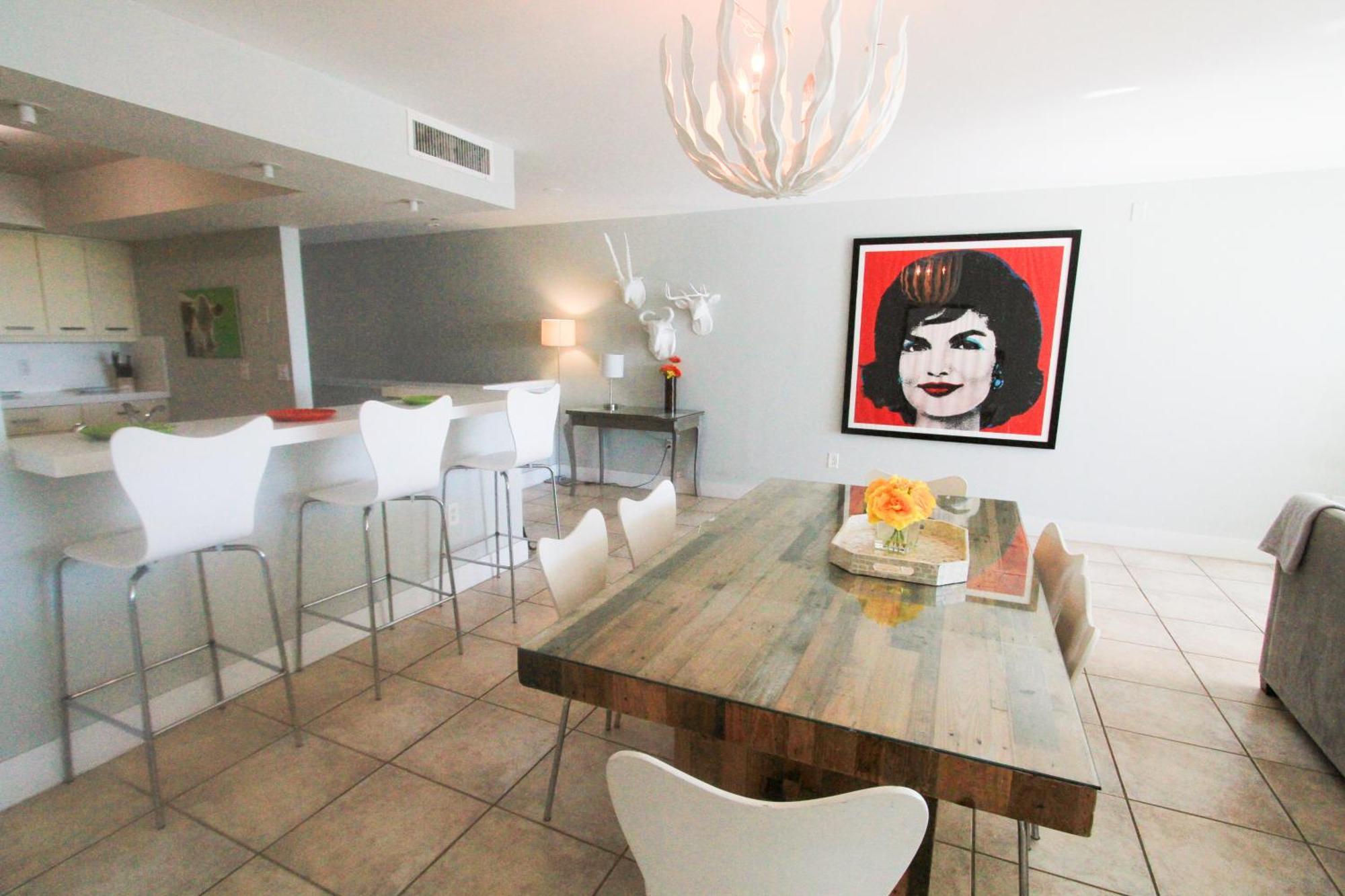 Castle Pavillon 8 Beachfront - Private Beach Access Loft With 2-Story, Pool, Tennis, Free Parking Access Miami Beach Buitenkant foto