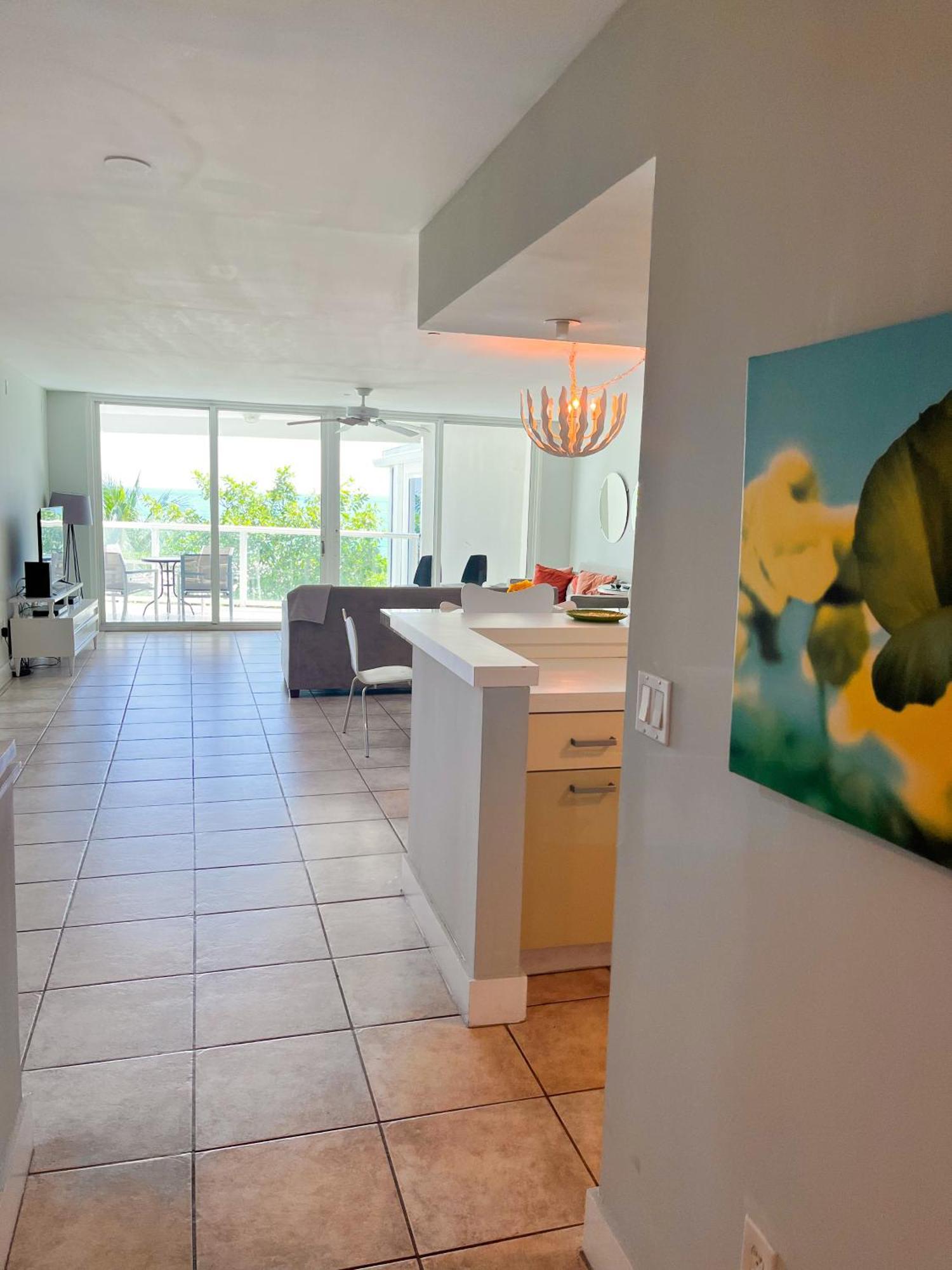 Castle Pavillon 8 Beachfront - Private Beach Access Loft With 2-Story, Pool, Tennis, Free Parking Access Miami Beach Buitenkant foto