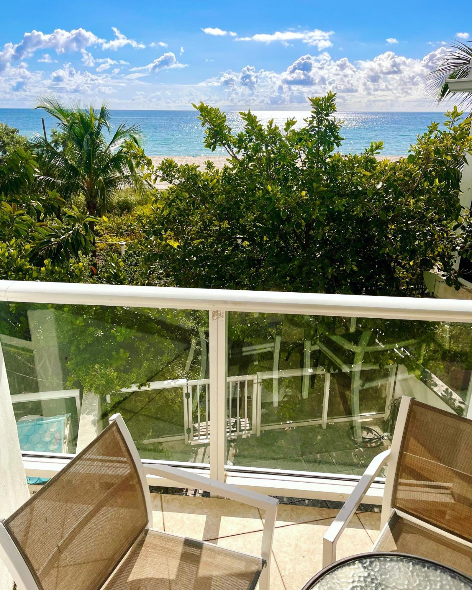Castle Pavillon 8 Beachfront - Private Beach Access Loft With 2-Story, Pool, Tennis, Free Parking Access Miami Beach Buitenkant foto